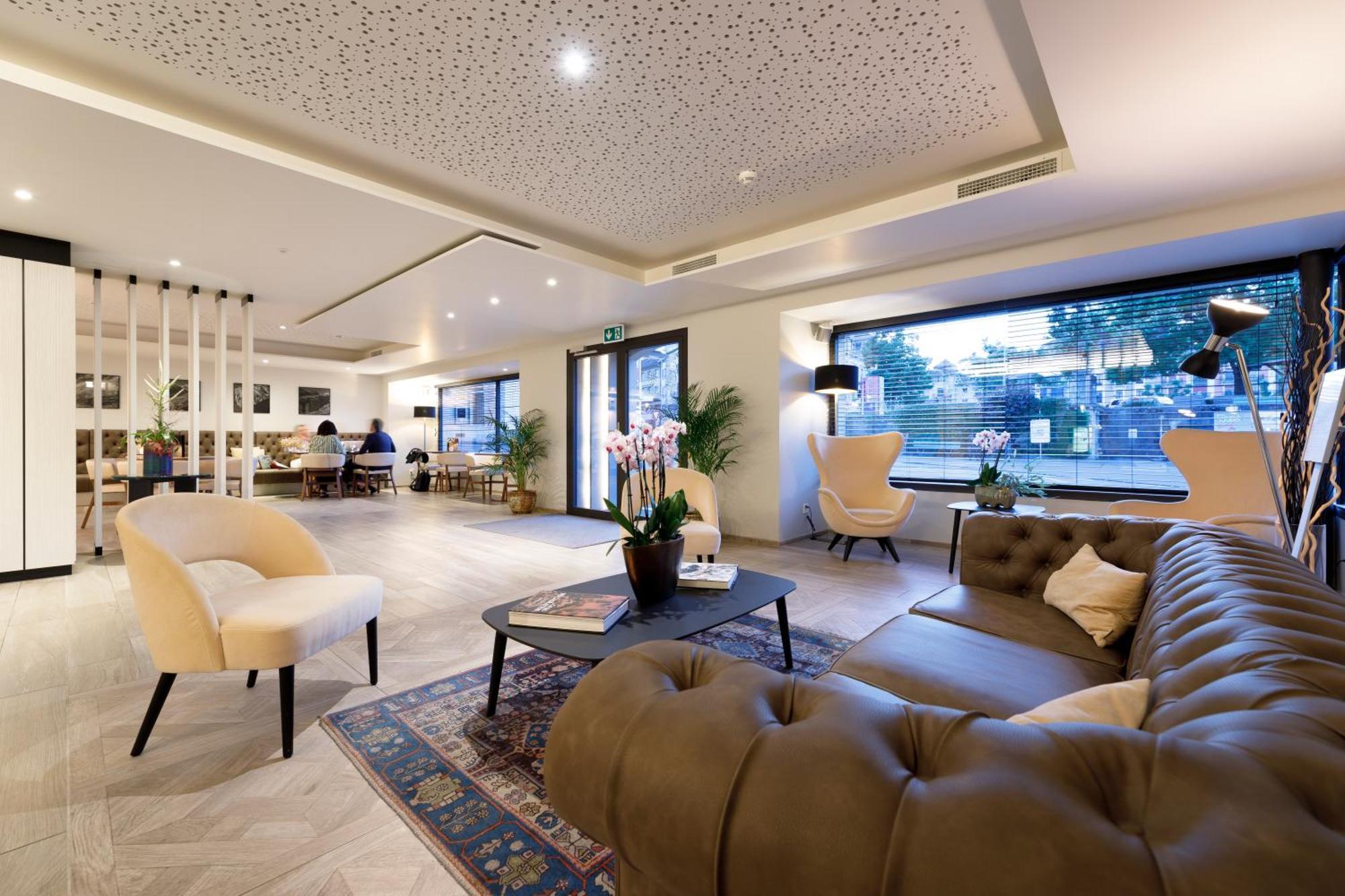 Ambassador Boutique Hotel Нион Екстериор снимка