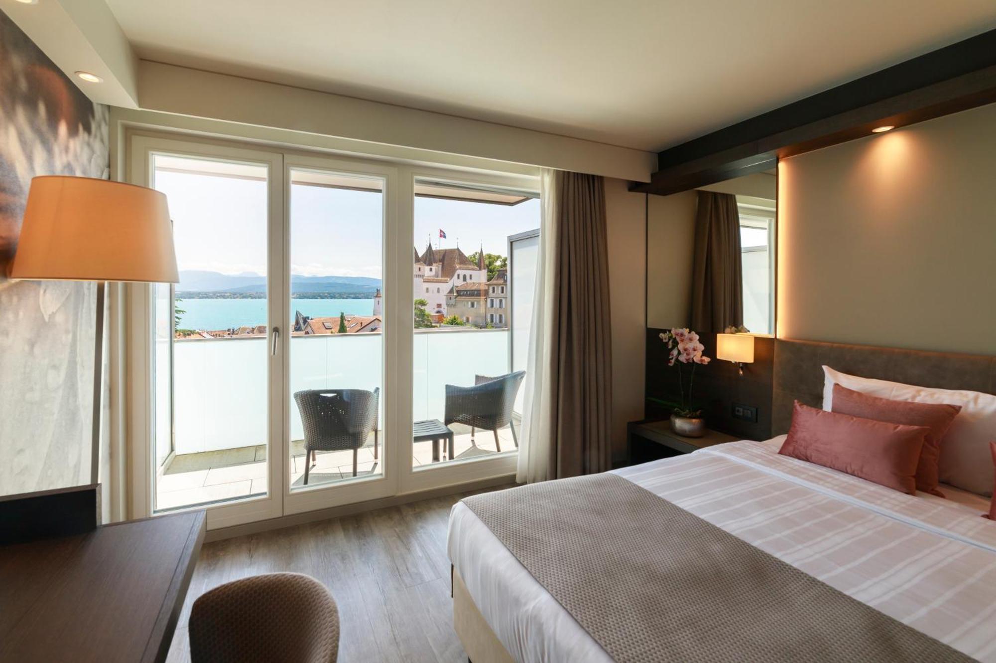 Ambassador Boutique Hotel Нион Екстериор снимка